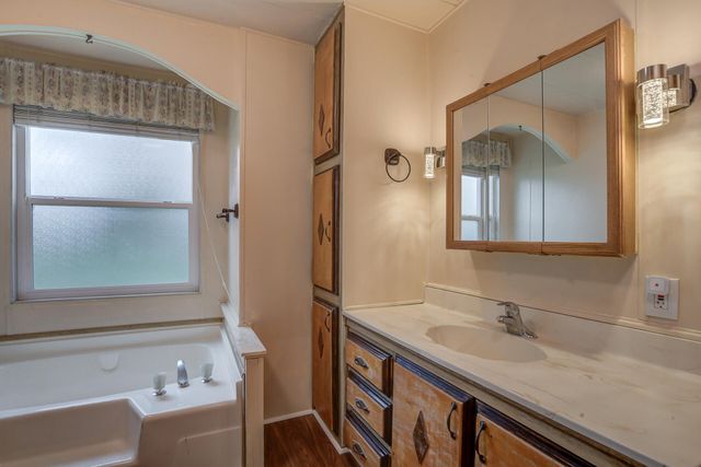 6870 Riverland Drive, SPC 56, Redding, CA 96002