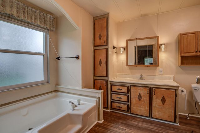 6870 Riverland Drive, SPC 56, Redding, CA 96002