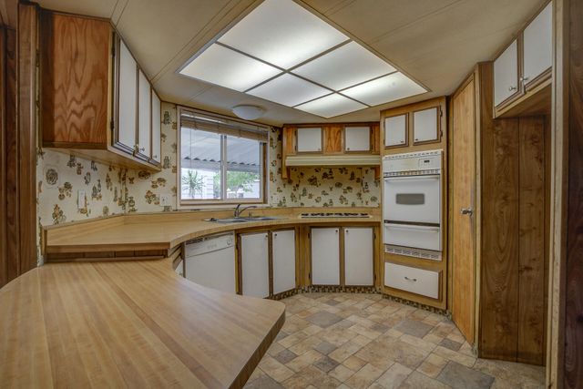 6870 Riverland Drive, SPC 56, Redding, CA 96002