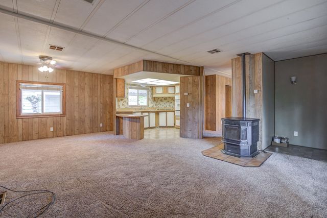 6870 Riverland Drive, SPC 56, Redding, CA 96002