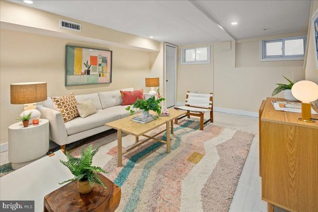 1722 LANG PL NE, Washington, DC 20002