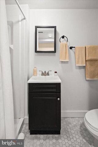 1722 LANG PL NE, Washington, DC 20002