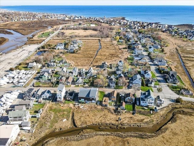 64 Central St, Marshfield, MA 02020
