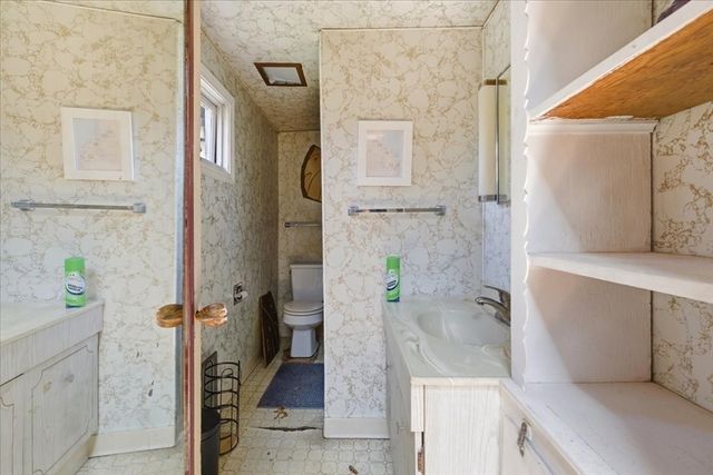 64 Central St, Marshfield, MA 02020