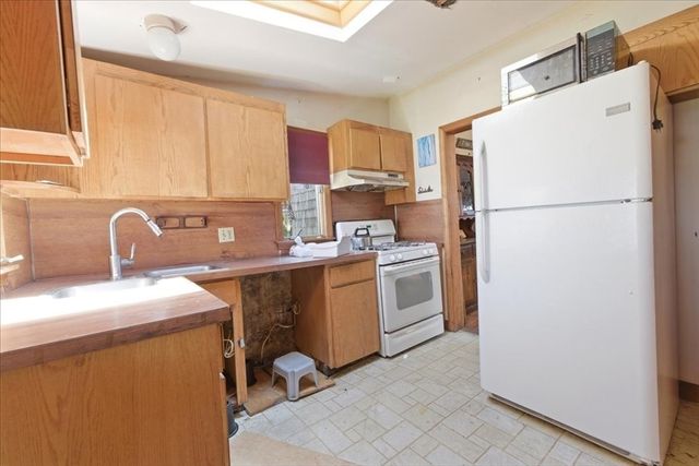 64 Central St, Marshfield, MA 02020