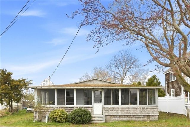 64 Central St, Marshfield, MA 02020