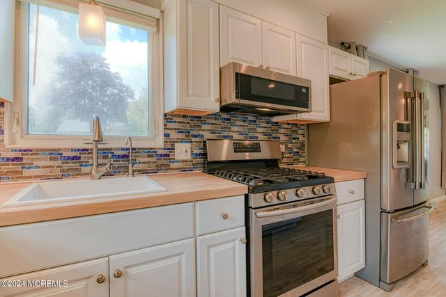 35 Auburn Street 54B, Whiting, NJ 08759