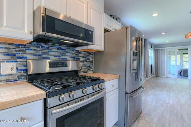 35 Auburn Street 54B, Whiting, NJ 08759