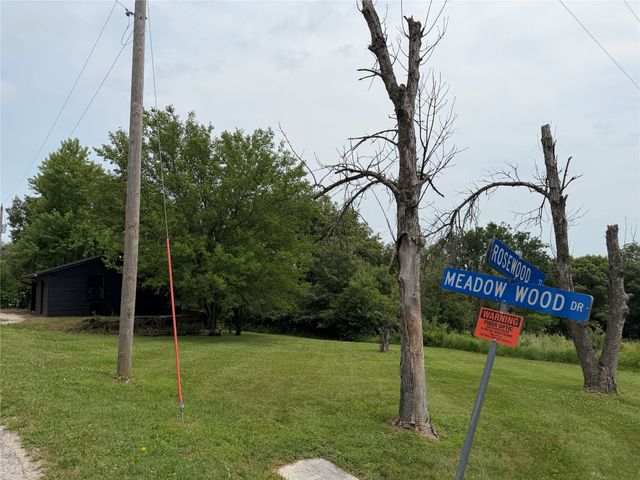 8422 Meadow Wood Drive, Dexter, IA 50070