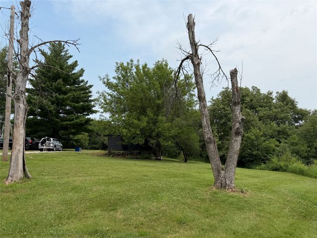 8422 Meadow Wood Drive, Dexter, IA 50070