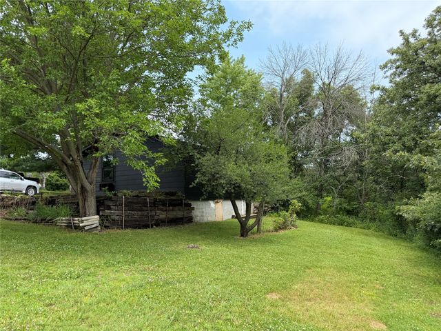 8422 Meadow Wood Drive, Dexter, IA 50070