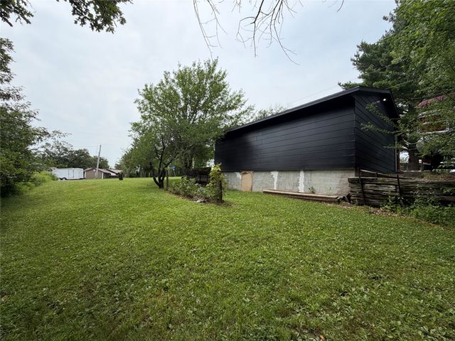 8422 Meadow Wood Drive, Dexter, IA 50070