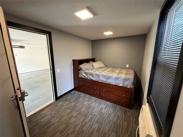 8422 Meadow Wood Drive, Dexter, IA 50070