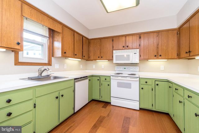 1218 PINE RIDGE DR, Perkiomenville, PA 18074
