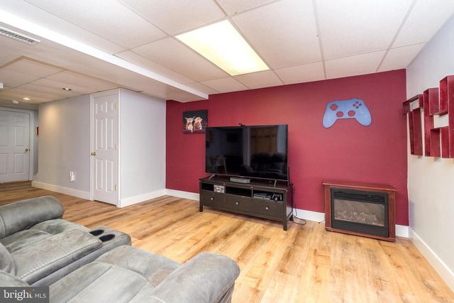 1218 PINE RIDGE DR, Perkiomenville, PA 18074