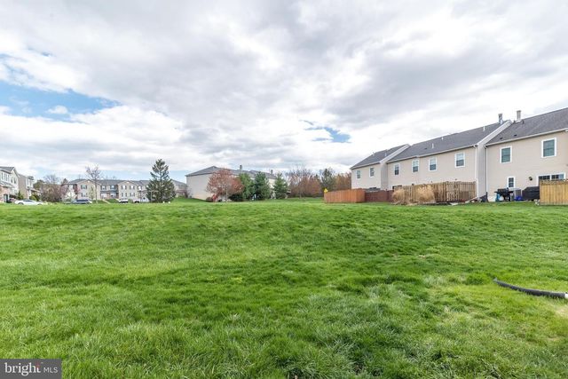 1218 PINE RIDGE DR, Perkiomenville, PA 18074