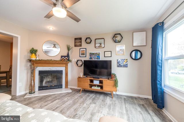 1218 PINE RIDGE DR, Perkiomenville, PA 18074
