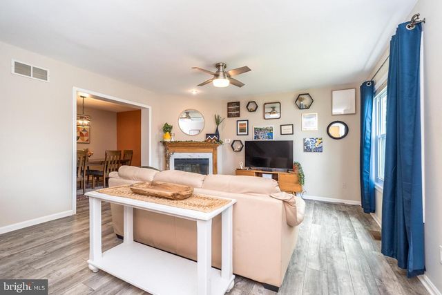 1218 PINE RIDGE DR, Perkiomenville, PA 18074