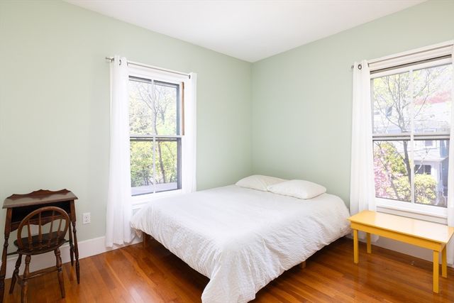 135 Langley Rd 135, Newton, MA 02459