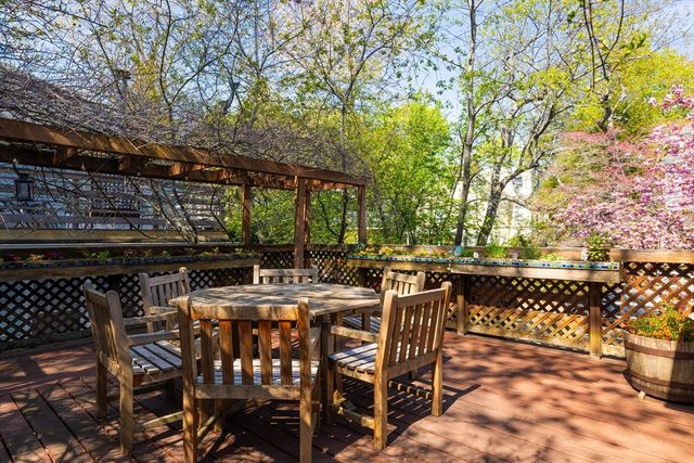 135 Langley Rd 135, Newton, MA 02459