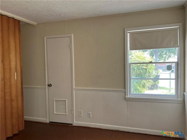 413 E Walker Avenue, Temple, TX 76501