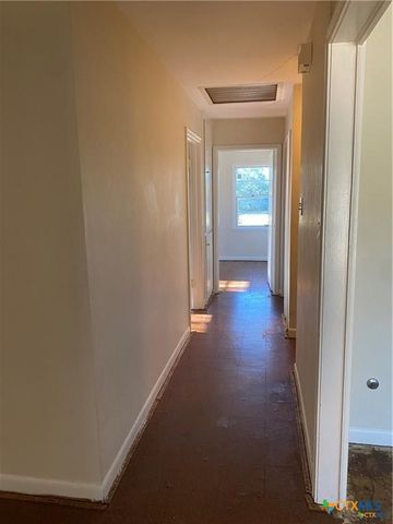 413 E Walker Avenue, Temple, TX 76501