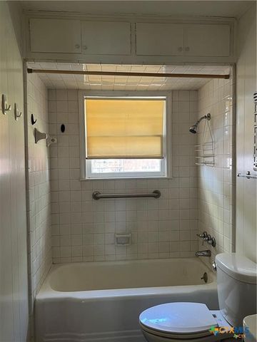 413 E Walker Avenue, Temple, TX 76501