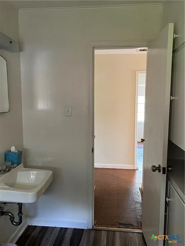 413 E Walker Avenue, Temple, TX 76501