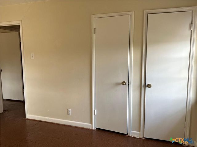 413 E Walker Avenue, Temple, TX 76501
