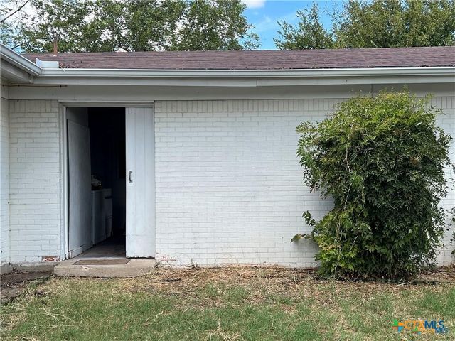 413 E Walker Avenue, Temple, TX 76501