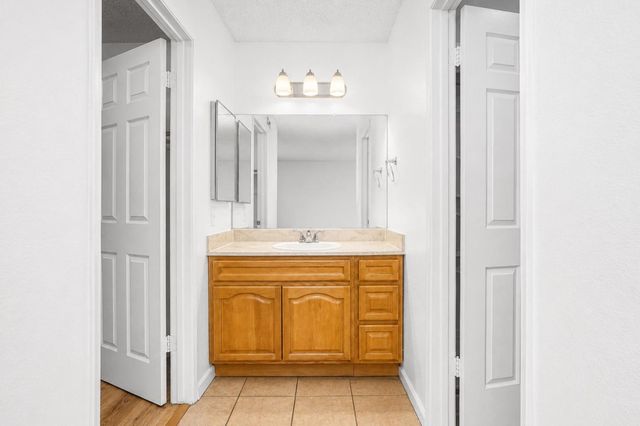 7913 Cottonleaf Way, Sacramento, CA 95828