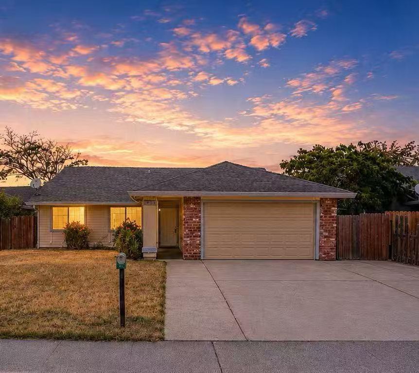 7913 Cottonleaf Way, Sacramento, CA 95828