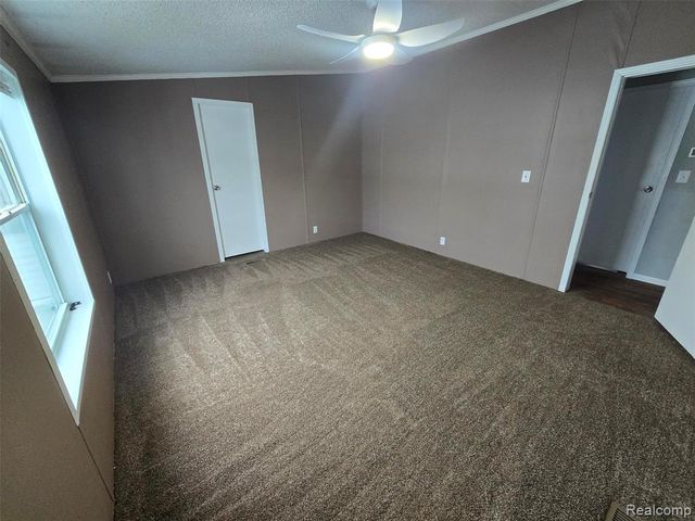 113 Fox Hound Drive, Grand Blanc, MI 48439