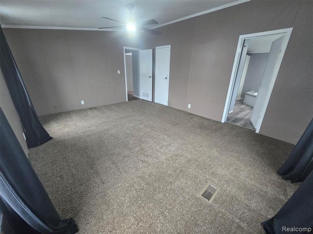 113 Fox Hound Drive, Grand Blanc, MI 48439