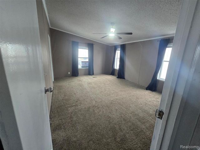 113 Fox Hound Drive, Grand Blanc, MI 48439