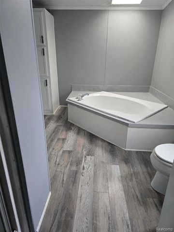 113 Fox Hound Drive, Grand Blanc, MI 48439