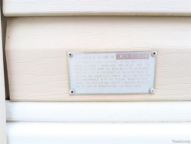 113 Fox Hound Drive, Grand Blanc, MI 48439