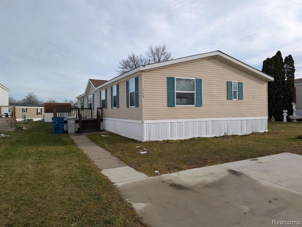 113 Fox Hound Drive, Grand Blanc, MI 48439