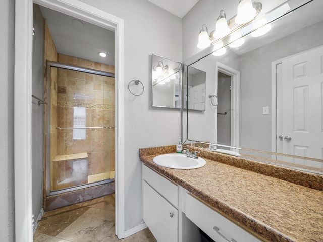 18800 Egret Bay Boulevard 206, Webster, TX 77058