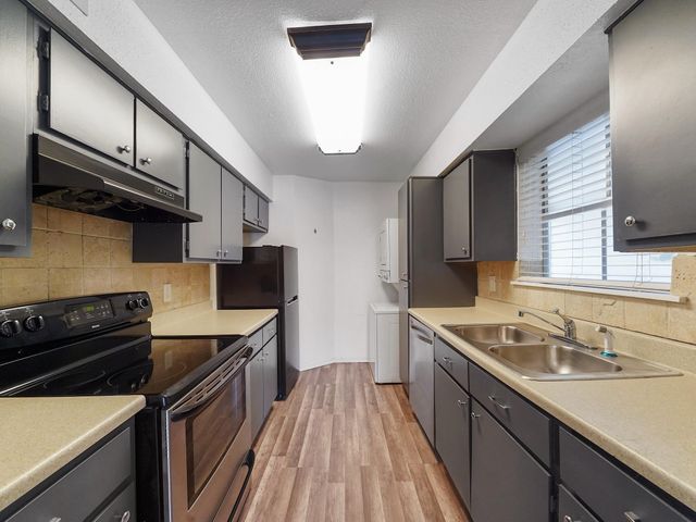 18800 Egret Bay Boulevard 206, Webster, TX 77058