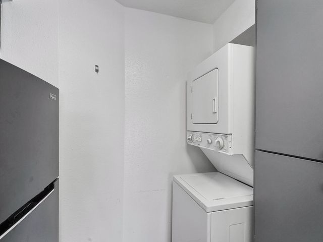 18800 Egret Bay Boulevard 206, Webster, TX 77058