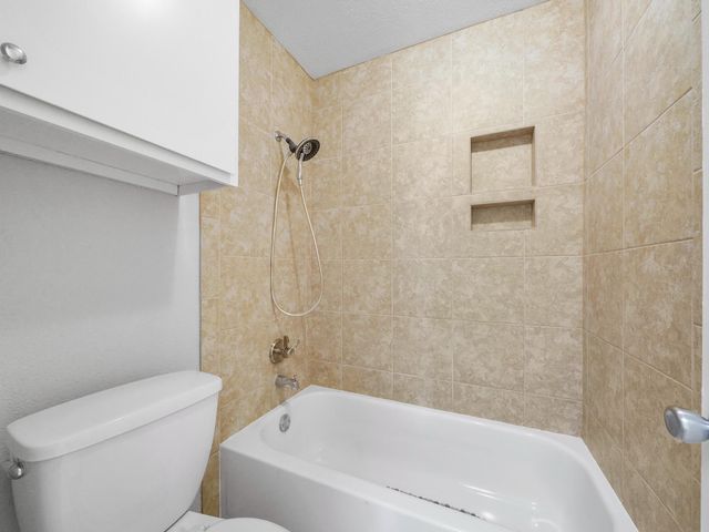 18800 Egret Bay Boulevard 206, Webster, TX 77058