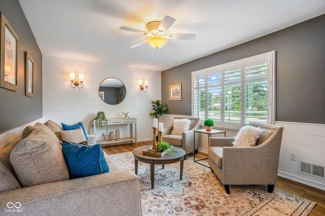 580 Hawthorne Drive, Carmel, IN 46033