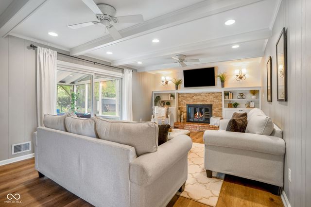 580 Hawthorne Drive, Carmel, IN 46033