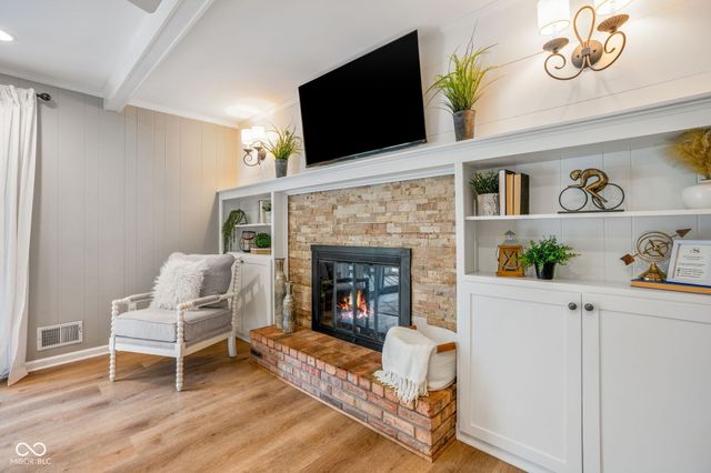 580 Hawthorne Drive, Carmel, IN 46033