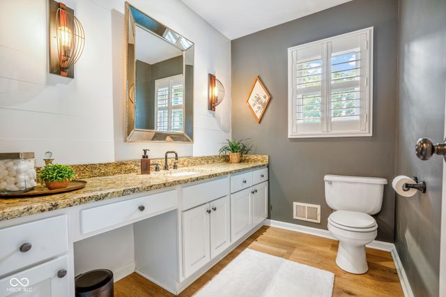 580 Hawthorne Drive, Carmel, IN 46033