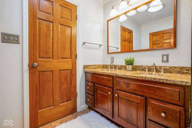 580 Hawthorne Drive, Carmel, IN 46033