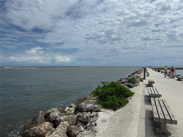 1708 S Saint Lucie Ct, Fort Pierce, FL 34949