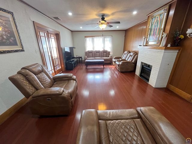 645 Lincoln ST, Emporia, KS 66801