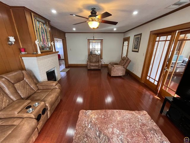 645 Lincoln ST, Emporia, KS 66801